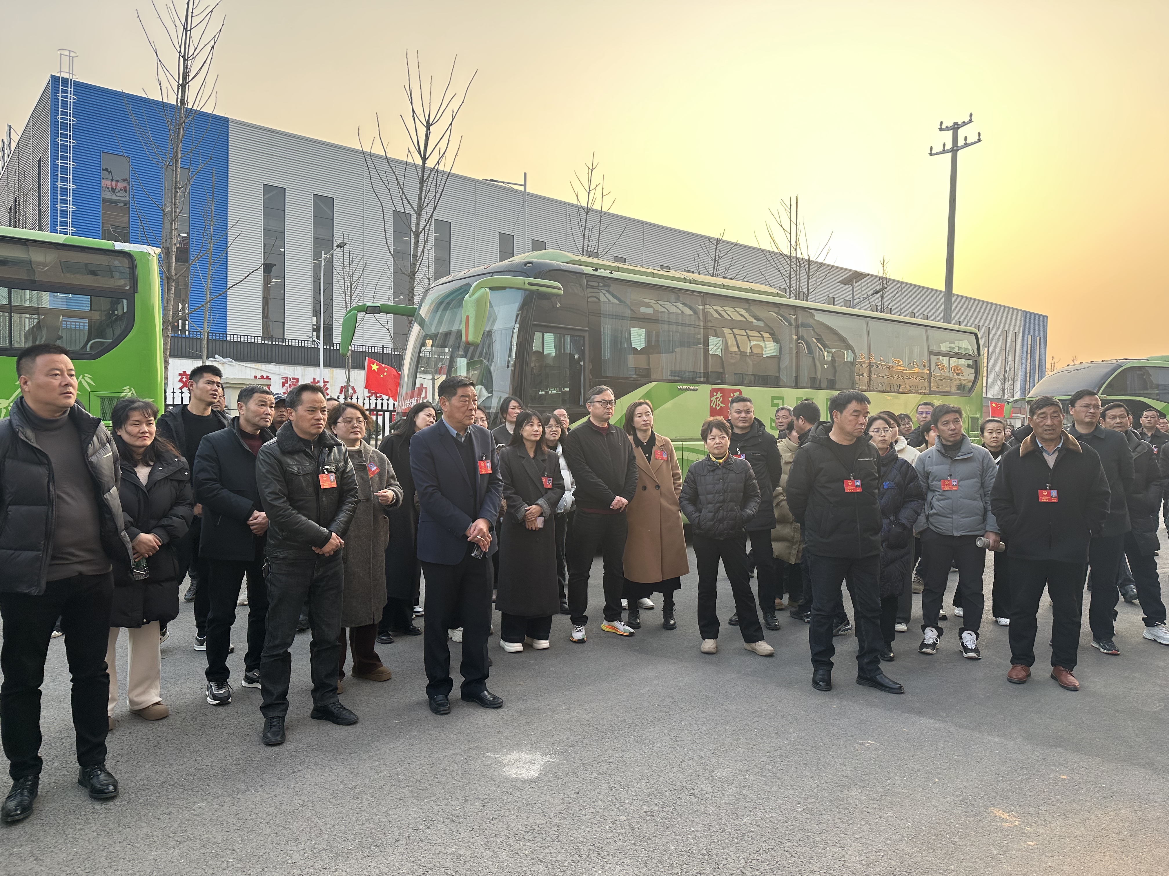 涇縣人大代表，縣政協(xié)委員一行人來(lái)安徽南方泵業(yè)視察調(diào)研